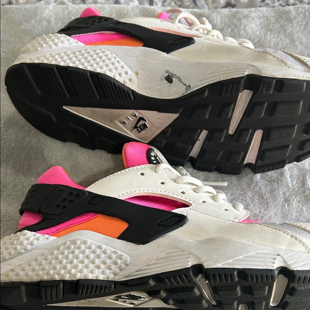 Nike Women's Huarache Sneakers in White, Pink & Orange - Picture 4 of 4